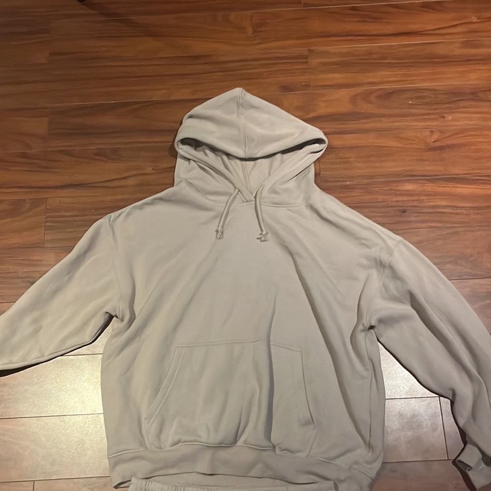 ✨2 for $10✨bluenotes beige/light brown hoodie
